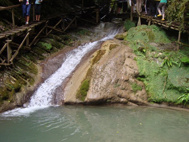 Водопад на экскурсии "33 водопада"